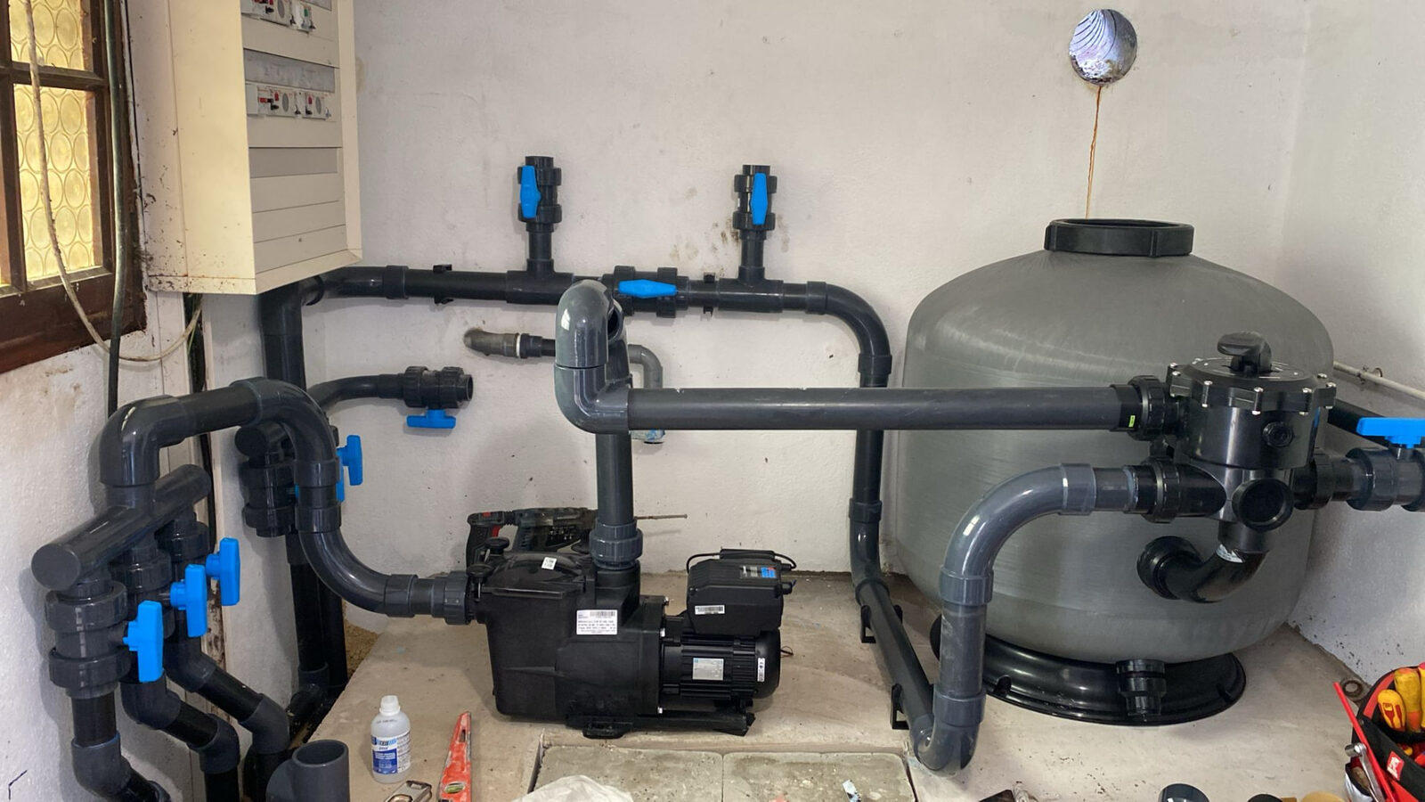Remplacement de la filtration : pompe, filtre à sable et vanne multivoies